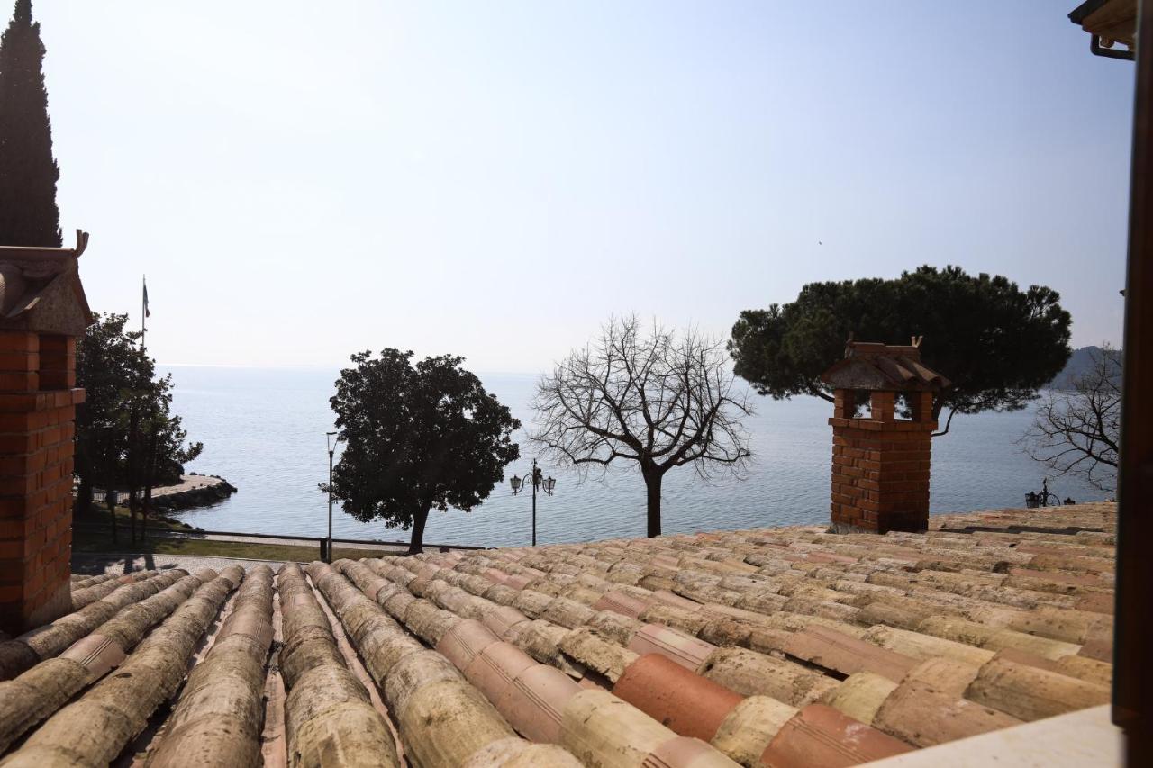 Welcome Traveller Merlo Nero Apartments Garda  Exterior photo